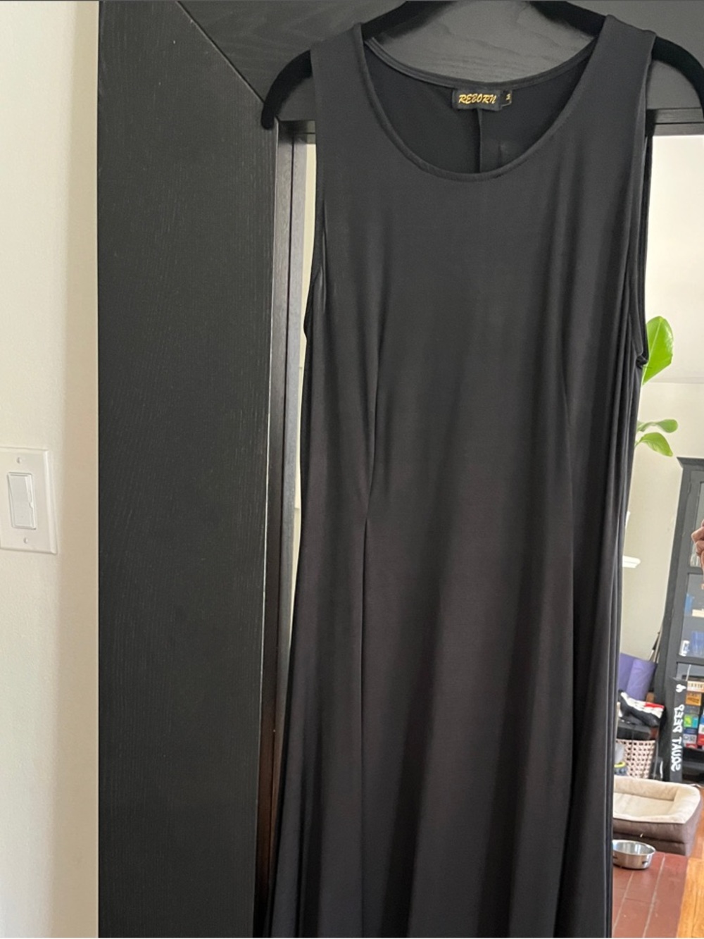 Reborn Black Sleeveless Maxi Dress with Round Neck